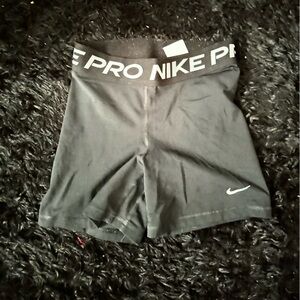 Nike pros S